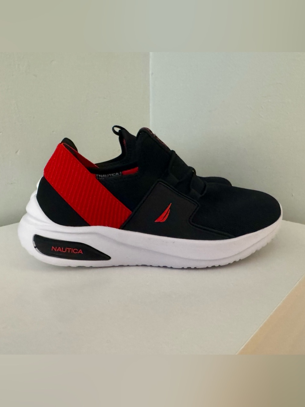 Nautica Neave Molded 2 Black Red Slip-On Sneakers Youth Sz 3 NWT